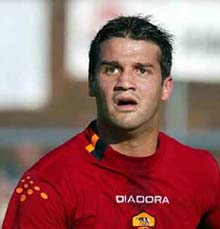 Milan dorește să-l achiziționeze pe Chivu