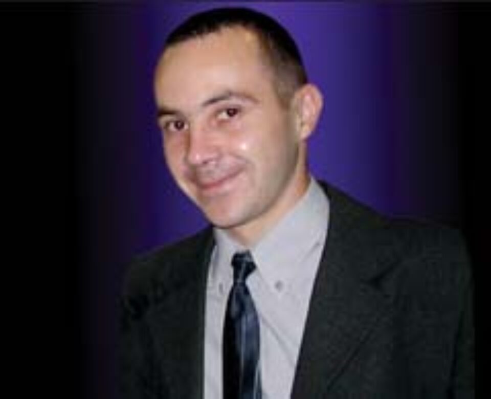 Florin pleacă astăzi. Pentru totdeauna. Florin pleacă astăzi. Pentru totdeauna.