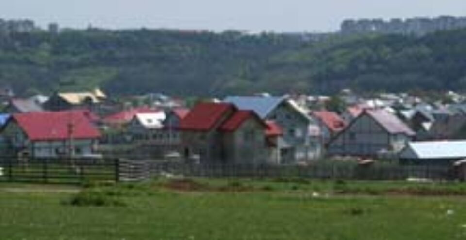 Construcţiile care s-au înălţat pe terenul din intravilanul comunei Şcheia