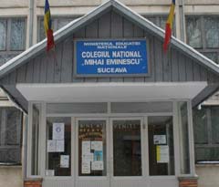 Cel mai mare datornic este Colegiul Naţional Mihai Eminescu, unitate care are de achitat aproximativ 20 de miliarde de lei