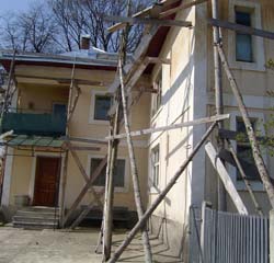 Medicină cu stetoscopul, în dispensare ce stau să cadă