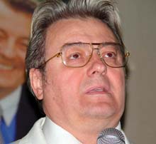 CV Tudor: Geoană ar avea de pierdut dacă renunță la protocolul cu PRM