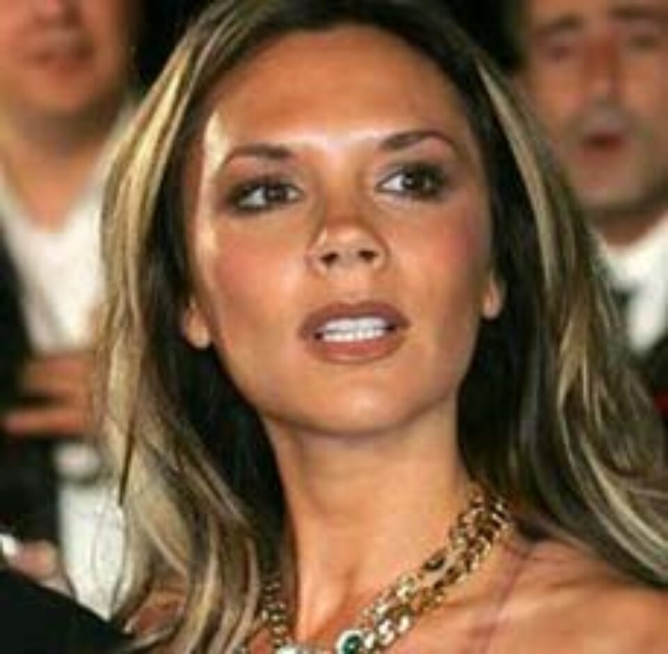 Victoria Beckham și-a tatuat data primei relații sexuale cu soțul ei, David