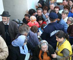 Încă o zi de nebunie pentru un consult oftalmologic gratuit