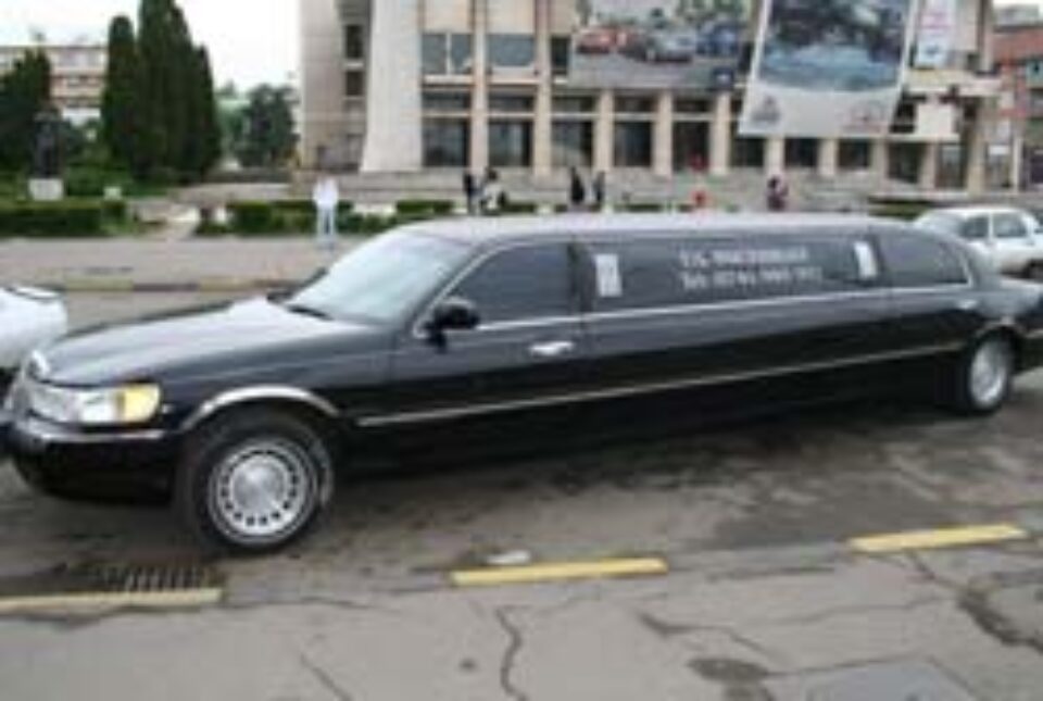 Plimbarea cu limuzina, un moft posibil și în Suceava