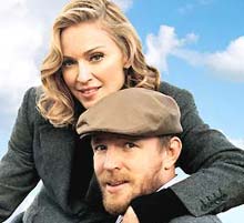 Madonna s-a căsătorit "pentru a arăta bine"