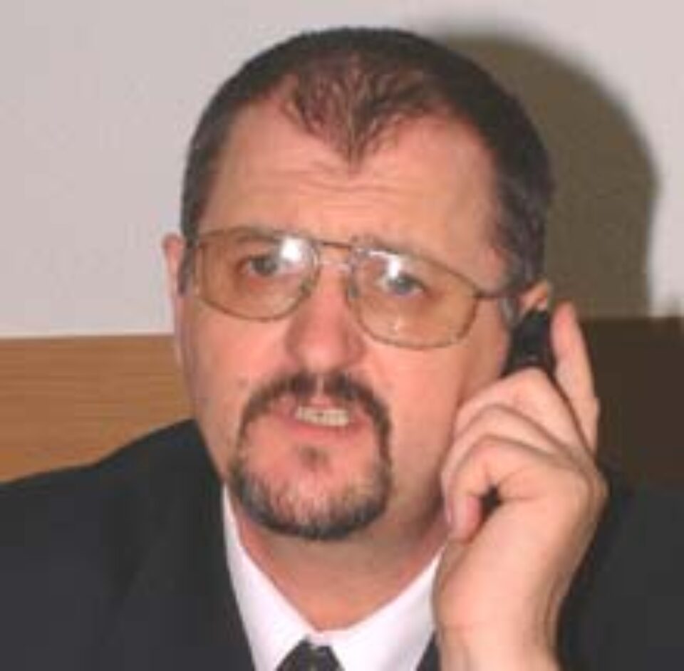 Onofrei le cere primarilor să explice din casă în casă cum se previne gripa aviară