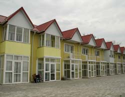 Garajele –vilă ale consilierului Semeniuc, o afacere de jumătate de milion de euro