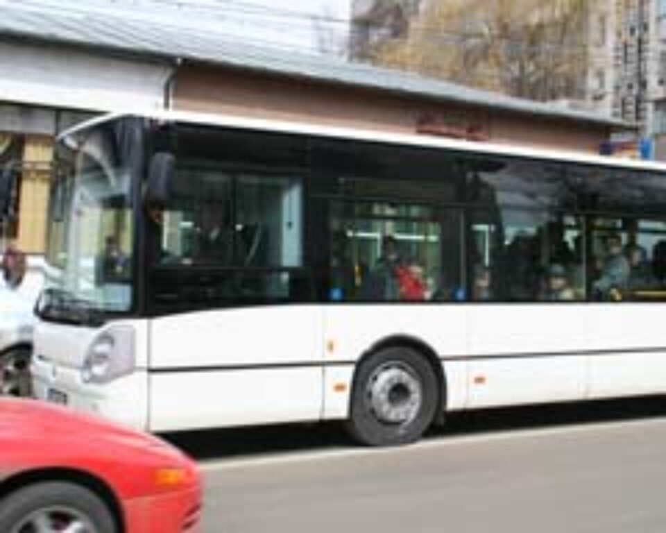 Majorare de tarife la autobuzele TPL, din cauza lipsei monezilor de 1000 de lei Majorare de tarife la autobuzele TPL, din cauza lipsei monezilor de 1000 de lei