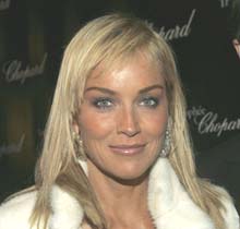 Sharon Stone - mai sexy, mai matură, mai agresivă