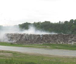 Apele uzate de la groapa de gunoi, deversate în râul Suceava
