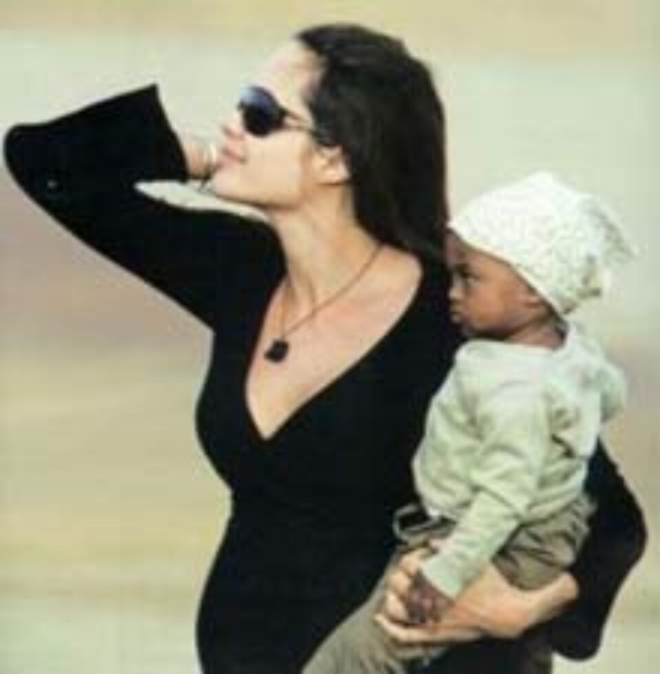 Fiica adoptivă a Angelinei Jolie suferă de o boală ciudată