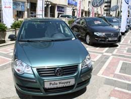 Regal auto pe esplanada Casei de Cultură