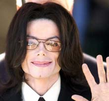 Michael Jackson se va muta în Marea Britanie