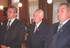 Primarul Ion Lungu, preşedintele Patronatului IMM Mihai Deliu şi vicepreşedintele Nicu Preutesi