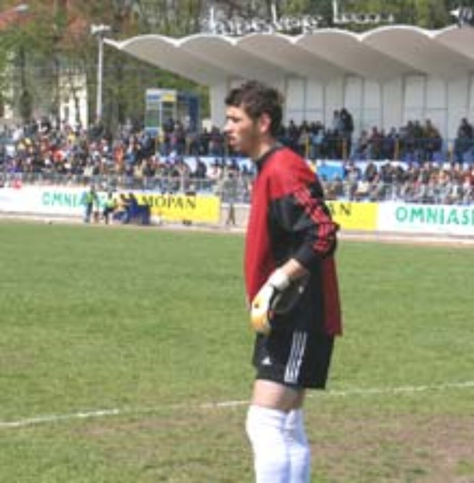 Juniorul Luca, la bătaie de cocoși