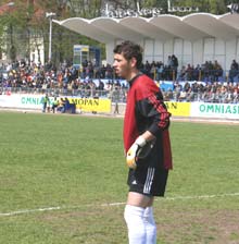 Juniorul Luca, la bătaie de cocoși