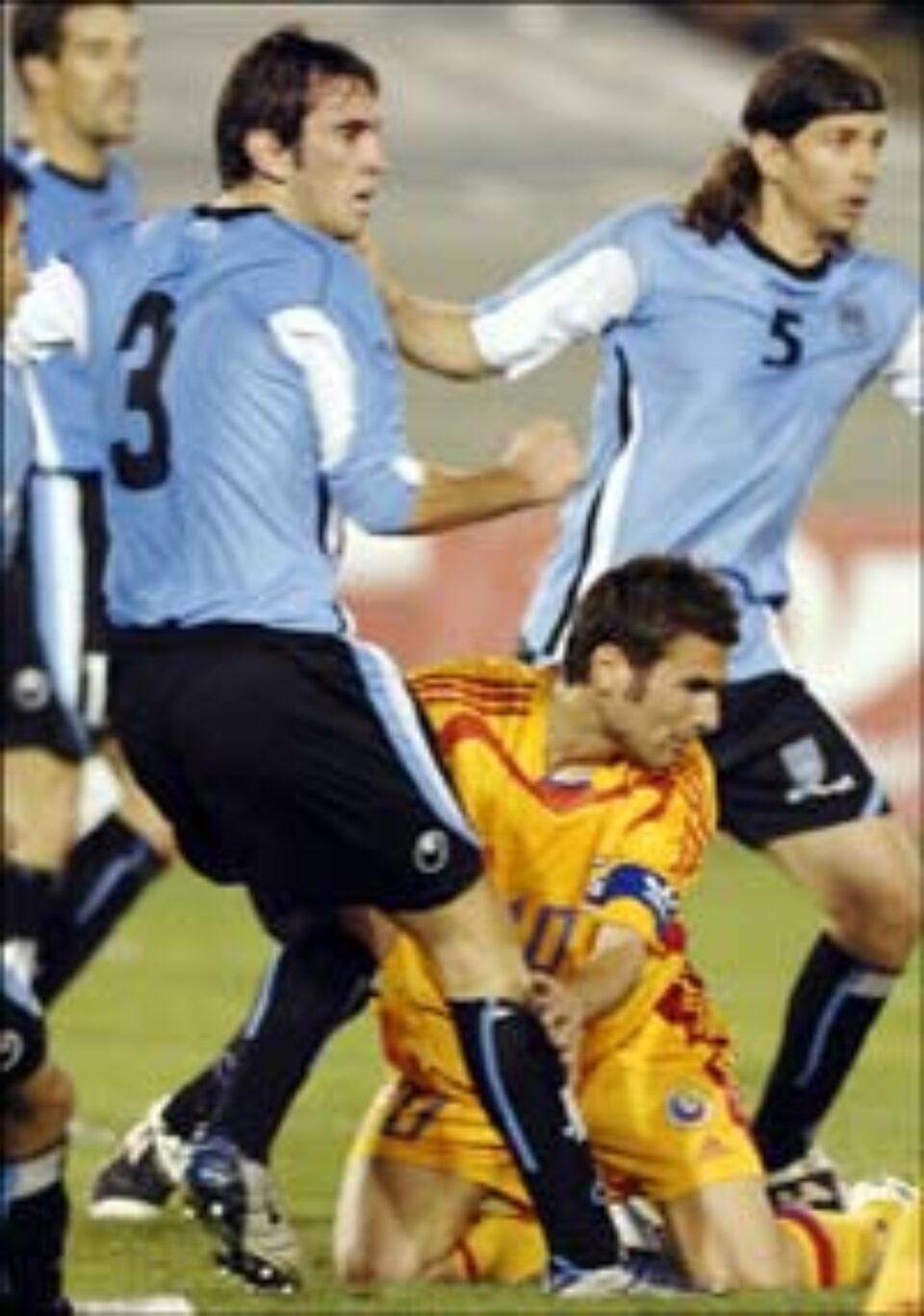 Ce ne-a adus turneul american: o sfadă între Pițurcă și Mutu