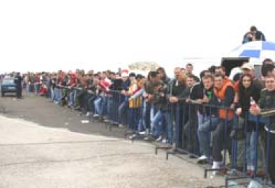Mașini și fete frumoase, combinația cursei auto de pe Aeroportul Salcea