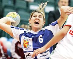 Naționala feminină, la un pas de dezastru