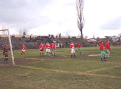 Locul întâi, ca și amanetat