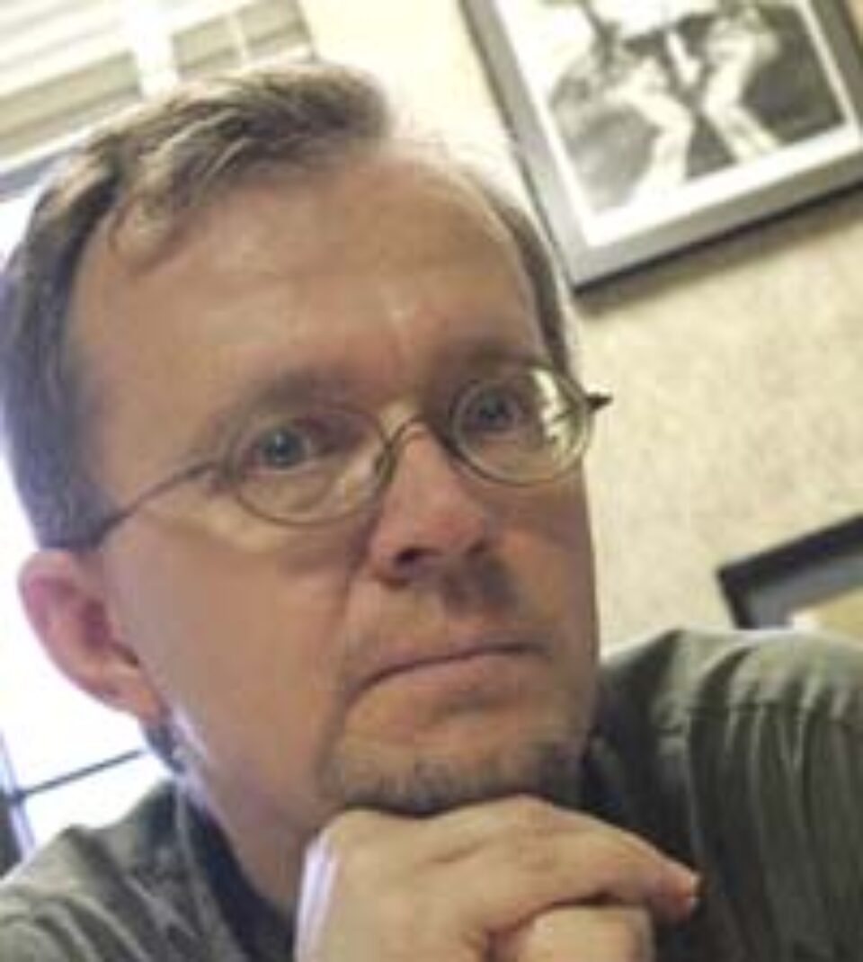 Prof. dr. Aurelian Crăiuțu lansează volumul „Elogiul moderației” și se întâlnește cu publicul sucevean Prof. dr. Aurelian Crăiuțu lansează volumul „Elogiul moderației” și se întâlnește cu publicul sucevean