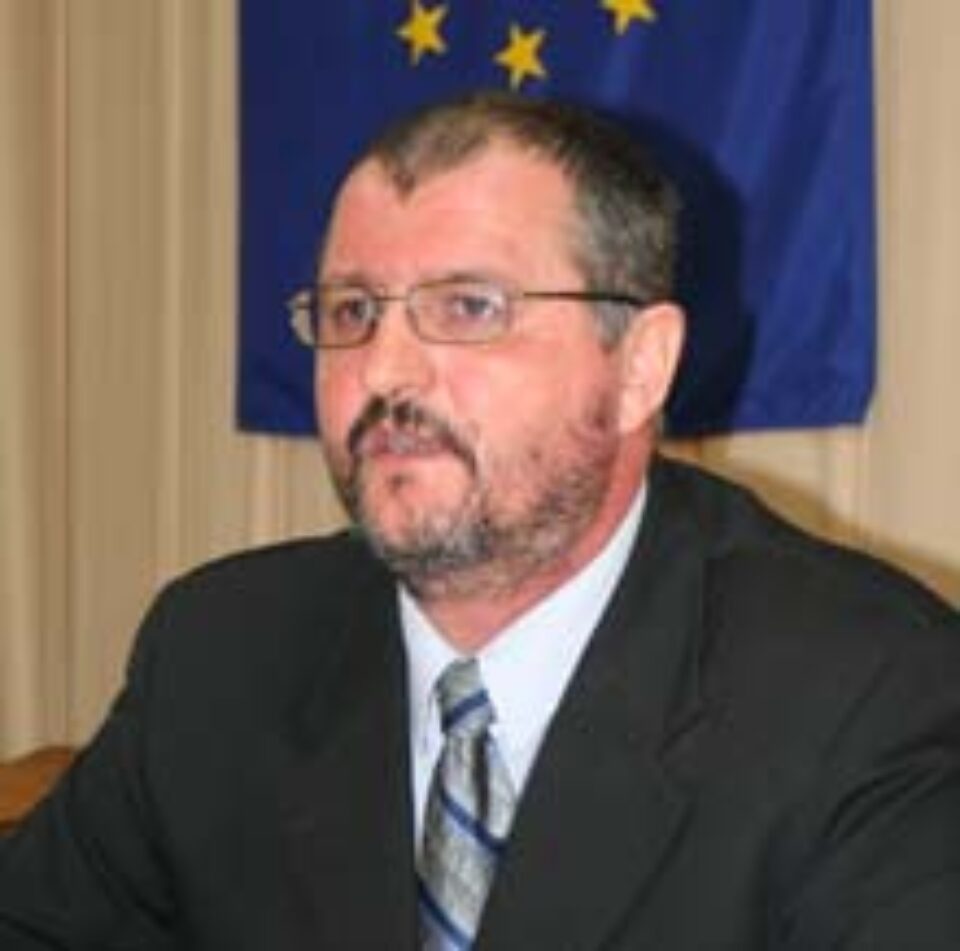 Orest Onofrei reclamă distribuirea în județ a unor materiale electorale ilegale Orest Onofrei reclamă distribuirea în județ a unor materiale electorale ilegale