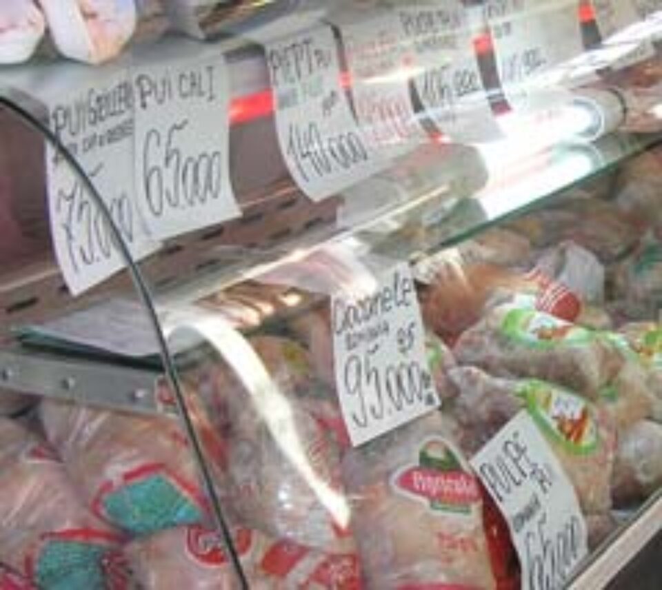 Sucevenii nu mai consumă carne de pasăre Sucevenii nu mai consumă carne de pasăre