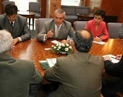 Tăriceanu cere implicarea crescătorilor de păsări în "recredibilizarea" sectorului