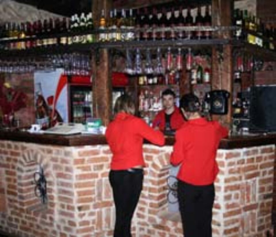 Pub Chagall – unicat ca design și ambient în Suceava Pub Chagall – unicat ca design și ambient în Suceava