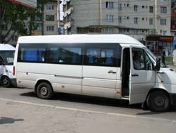 Traseele de maxi-taxi, “regândite” pentru a răspunde necesităților sucevenilor