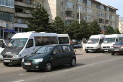 Șase maxi-taximetriști au fost concediați pentru indisciplină