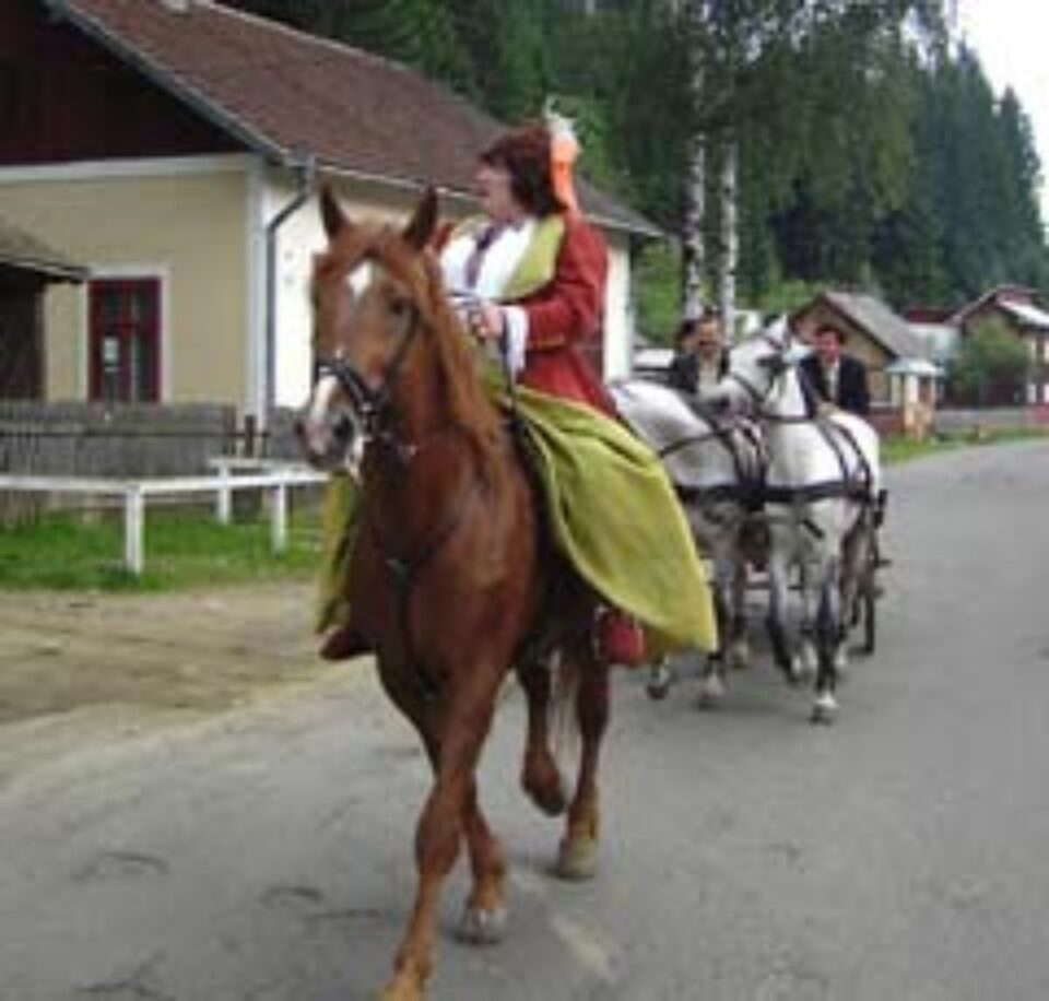 Carul mesagerilor şi povestaşilor