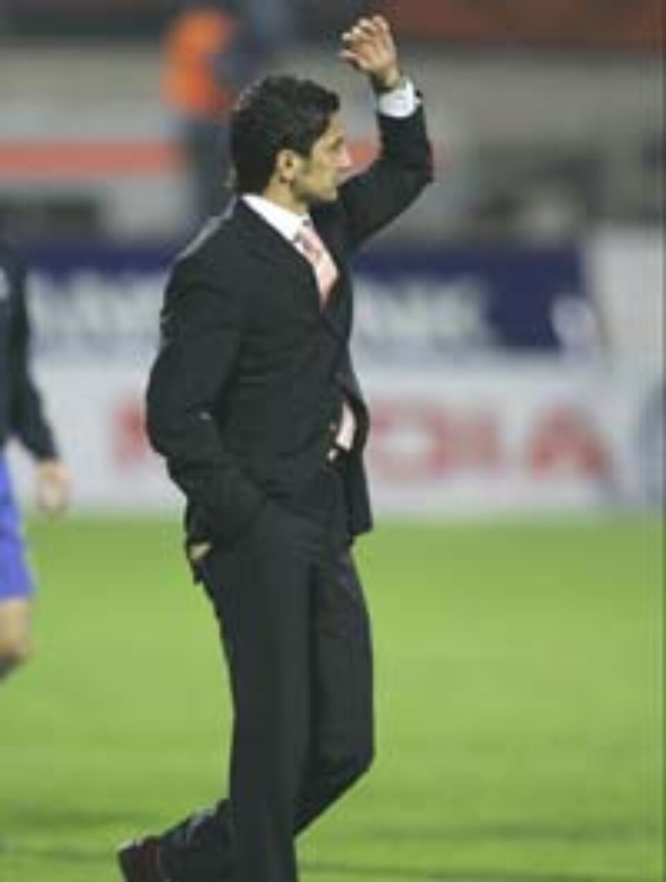 Răzvan Lucescu rămâne antrenor la echipă Răzvan Lucescu rămâne antrenor la echipă