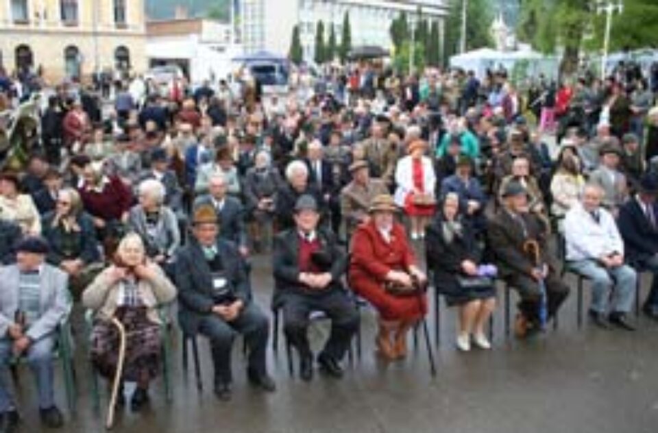 Peste o suta de cupluri care au implinit 50 de ani de umor conjugal