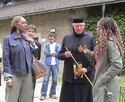 Păstrăv în foi de viță și dulceață de mure pentru trupa Boney M