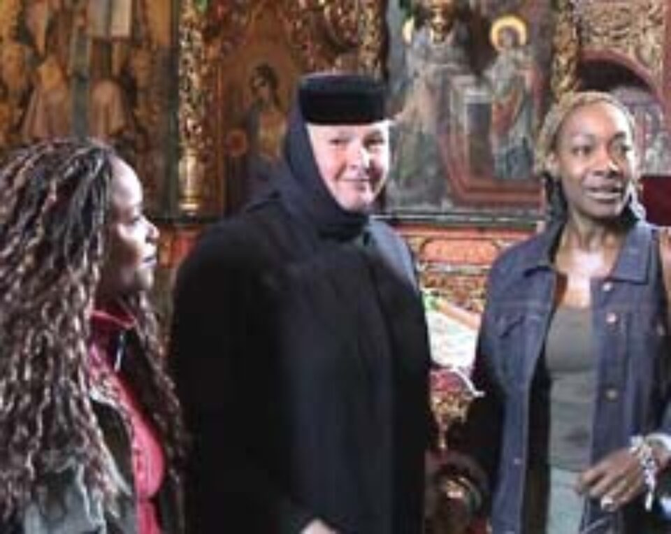 Păstrăv în foi de viță și dulceață de mure pentru trupa Boney M