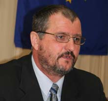 Membrii comisiilor de fond funciar din 20 de localități, amenințați de prefect cu amenzi