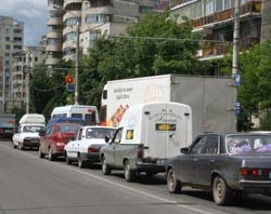 Blocaje rutiere și sute de mașini bară la bară, din cauza asfaltărilor