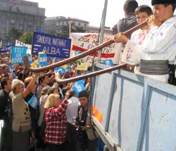 Profesorii cer mărirea salariilor, amenințând cu blocarea începerii cursurilor