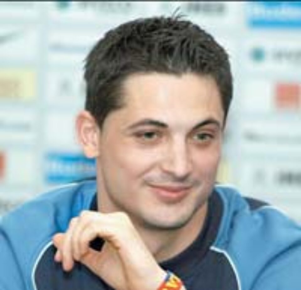 Becali spune că l-a vândut pe Rădoi cu 11 milioane de euro Becali spune că l-a vândut pe Rădoi cu 11 milioane de euro