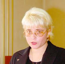 Poeta Carmen Veronica Steiciuc directorul Festivalului de la Udesti editia a XI a