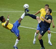 Brazilia merge în optimi, dar jocul nu merge
