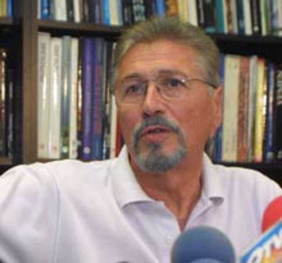 Constantinescu acuză SRI de tăinuirea sau distrugerea unor documente despre Băsescu