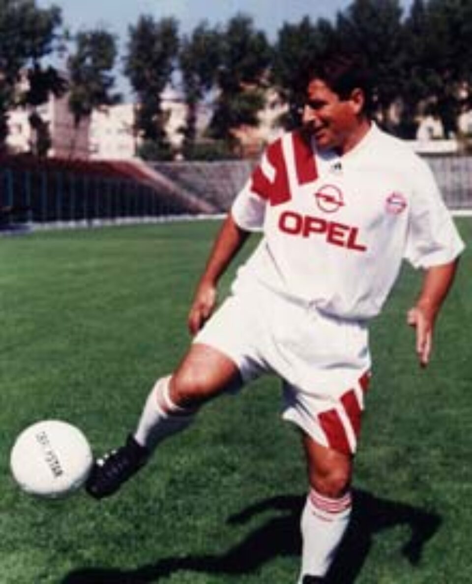 Fostele glorii ale fotbalului sucevean se reapucă de fotbal Fostele glorii ale fotbalului sucevean se reapucă de fotbal