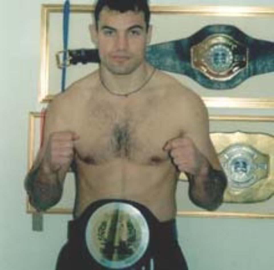 Iftimoaie se va opera la mâna dreaptă