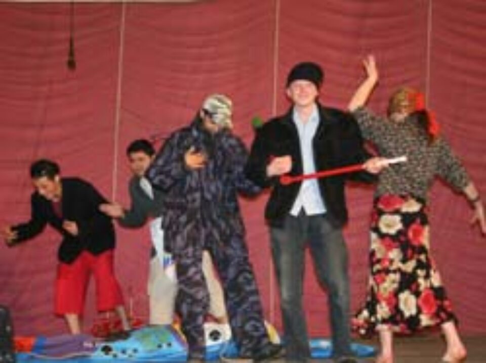 Bubuitii si reportajul cu sinistratii ce primesc ajutorul deputatilor Tepuila