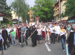 Aglomerație și caniculă la pelerinajul moaștelor Sf. Ioan cel Nou