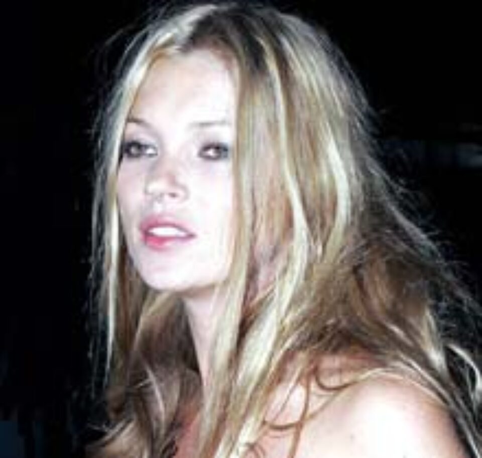 Kate Moss, din nou imaginea mărcii Burberry