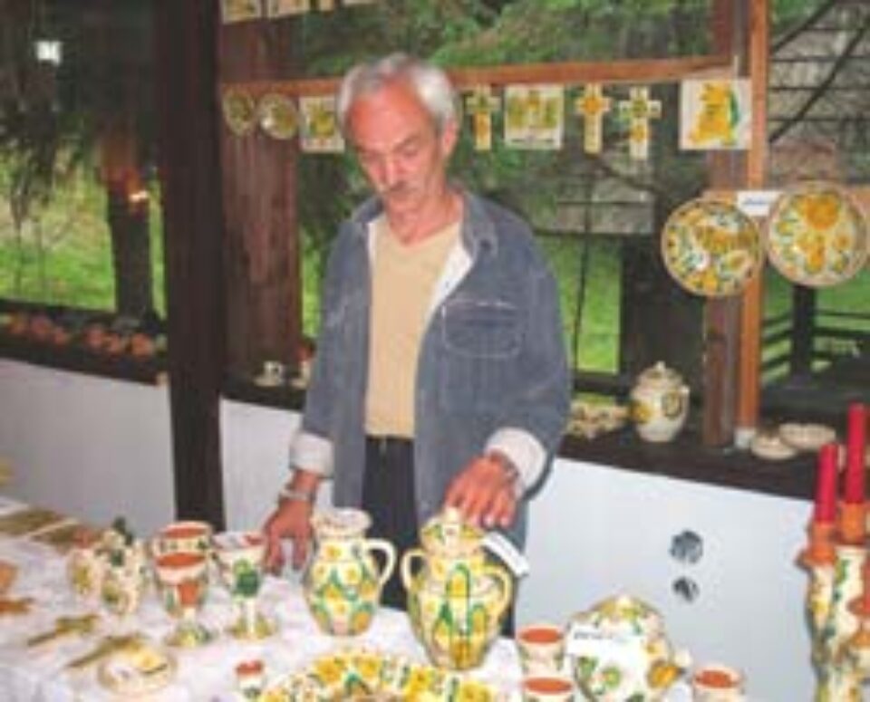 Produse realizate de artizani și meșteri populari autentici Produse realizate de artizani și meșteri populari autentici